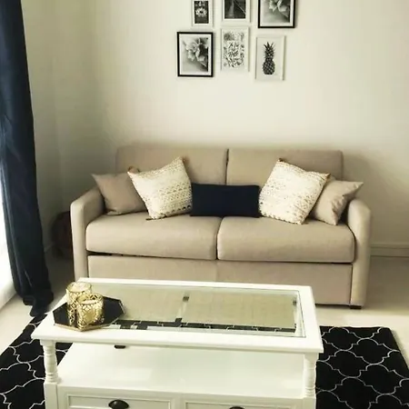 En Elegance - Pont Rousseau Apartman *