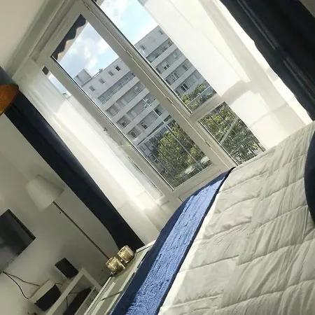 En Elegance - Pont Rousseau Apartman